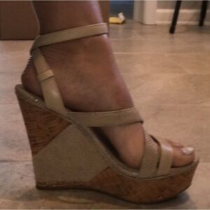 BCBGENERATION WEDGE STYLE ANKLE STRAP OPEN TOE SANDAL